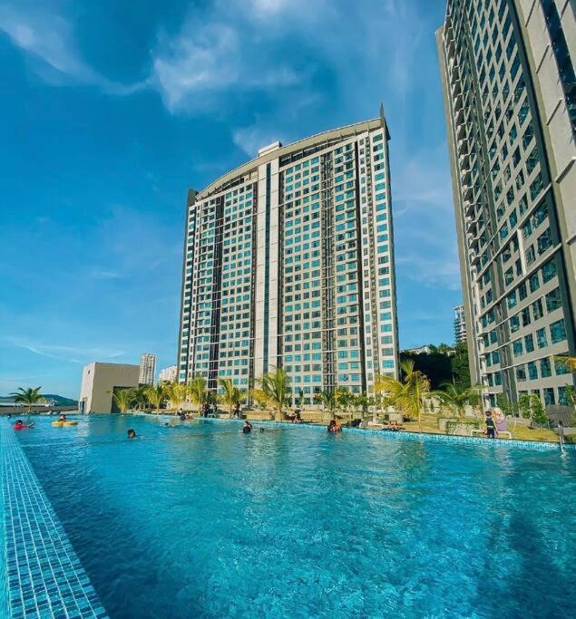 Sea&Pool View Stunning Homestay, Wifi, Netflix Near Malls, Jetty, Convenient Stores Kota Kinabalu Exteriör bild