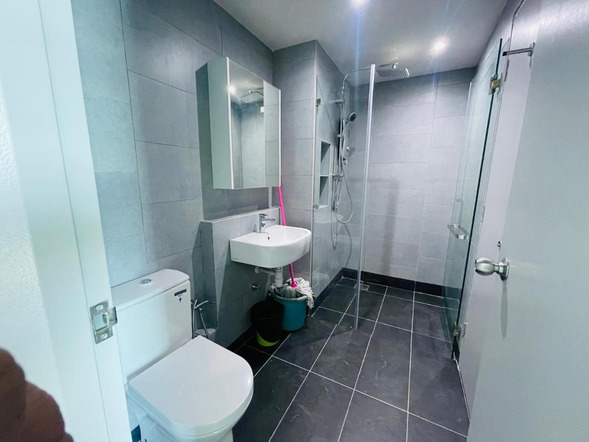 Sea&Pool View Stunning Homestay, Wifi, Netflix Near Malls, Jetty, Convenient Stores Kota Kinabalu Exteriör bild